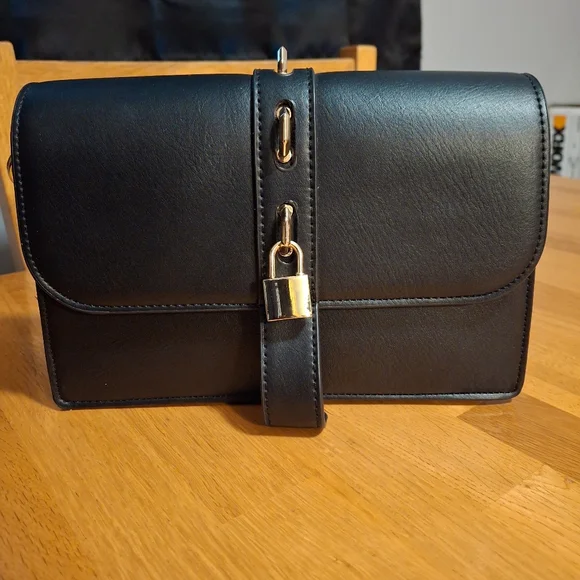 Black Faux Leather Shoulder Handbag NWOT - Picture 9 of 9